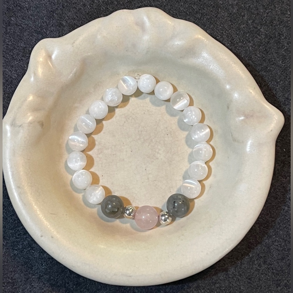 Selenite, rose quartz and labradorite stretch bracelet.